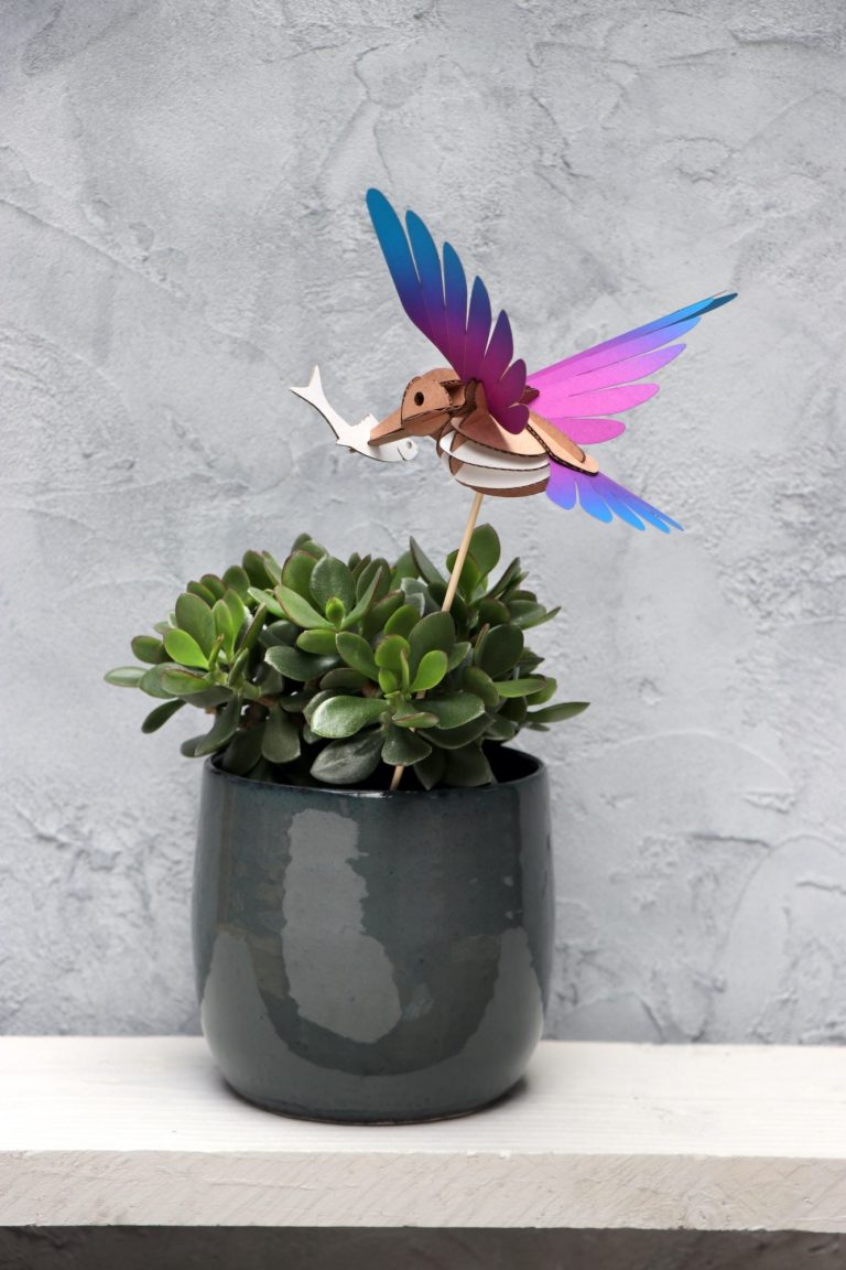 Assembli Kingfisher bird purple-blue plant